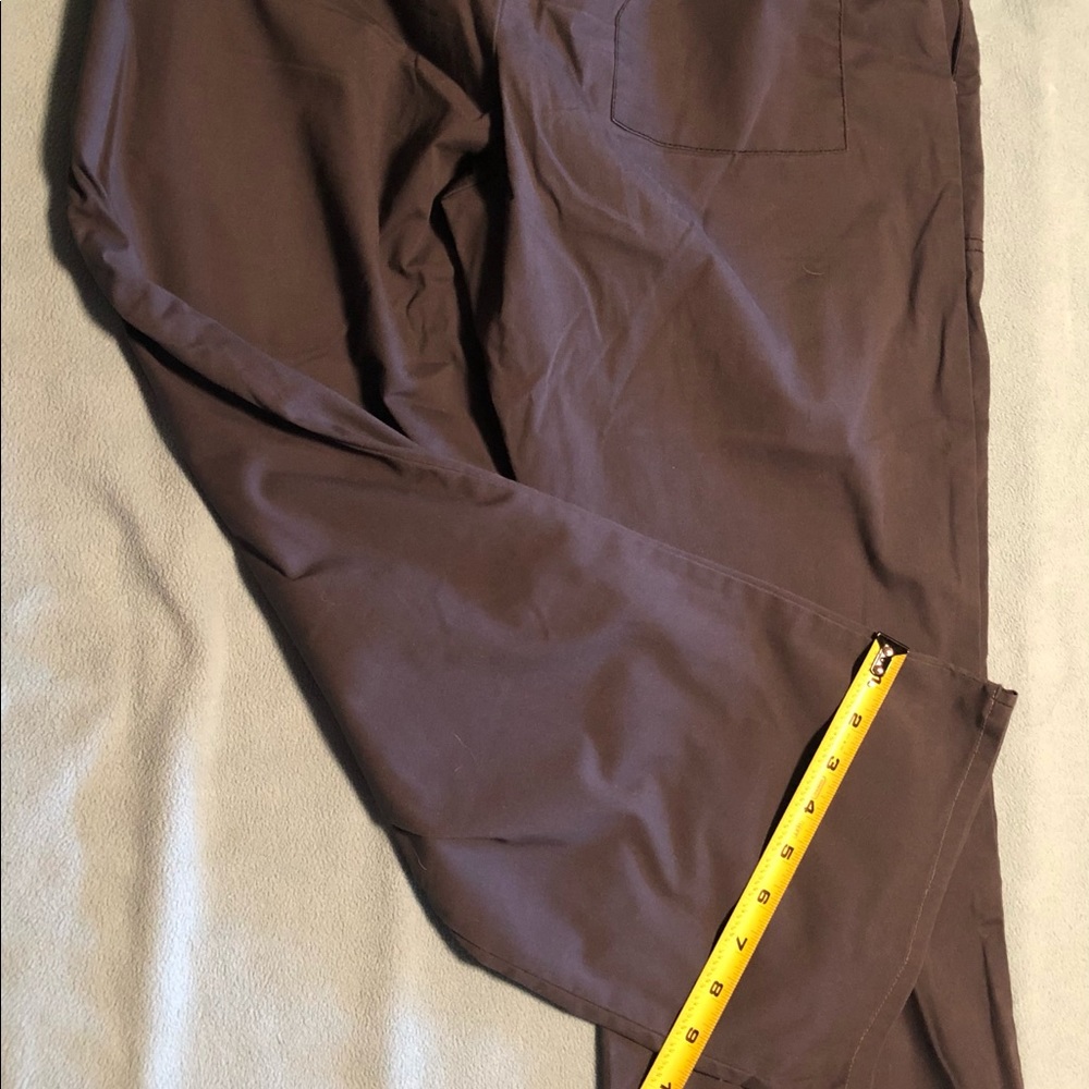 {{ Scrub Pants }}